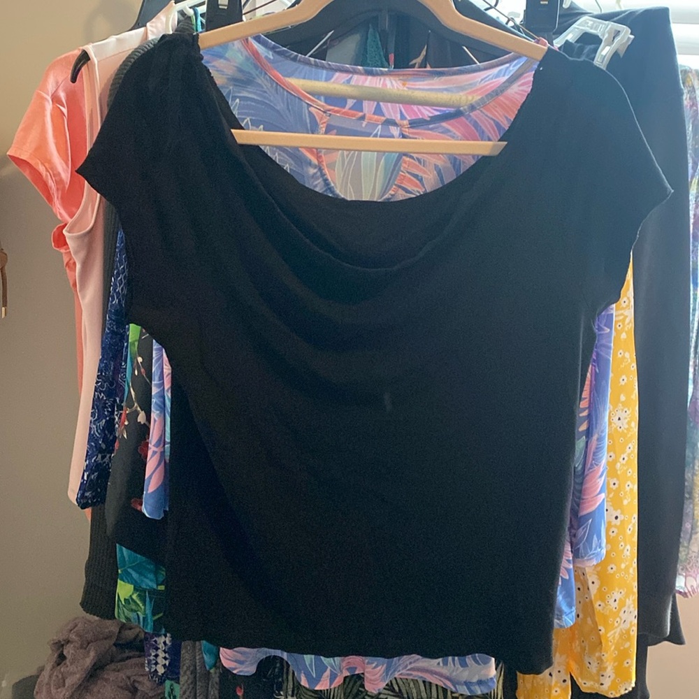 Sucre black off the shoulder top 18’ p2p